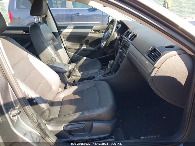 1VWAT7A38EC052170 Volkswagen Passat 1.8t Wolfsburg Edition