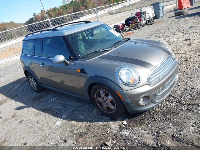 2011 MINI COOPER CLUBMAN WMWZF3C51BT267564 Photo 0