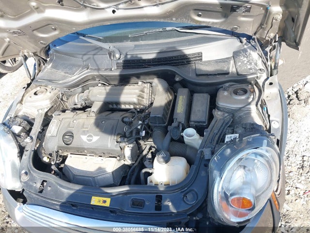 2011 MINI COOPER CLUBMAN WMWZF3C51BT267564 Photo 9