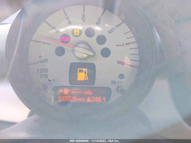 2011 MINI COOPER CLUBMAN WMWZF3C51BT267564 Photo 6