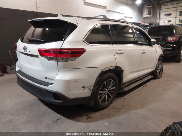 Toyota Highlander Xle 2019 5TDJZRFH2KS960528 Image 4