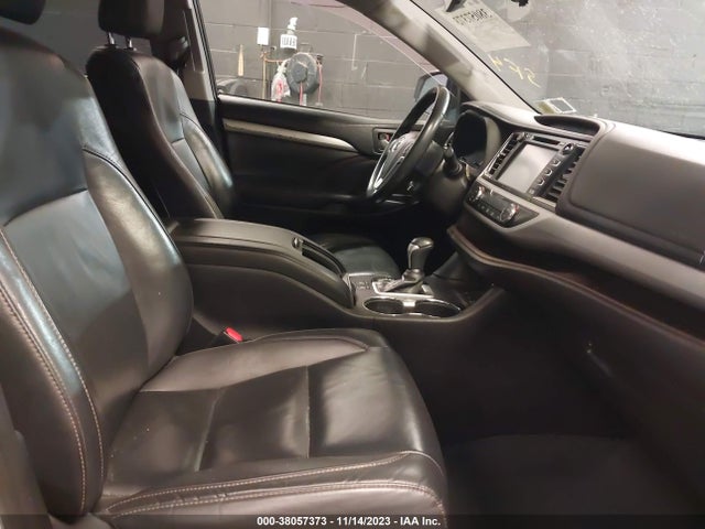 Toyota Highlander Xle 2019 5TDJZRFH2KS960528 Image 5