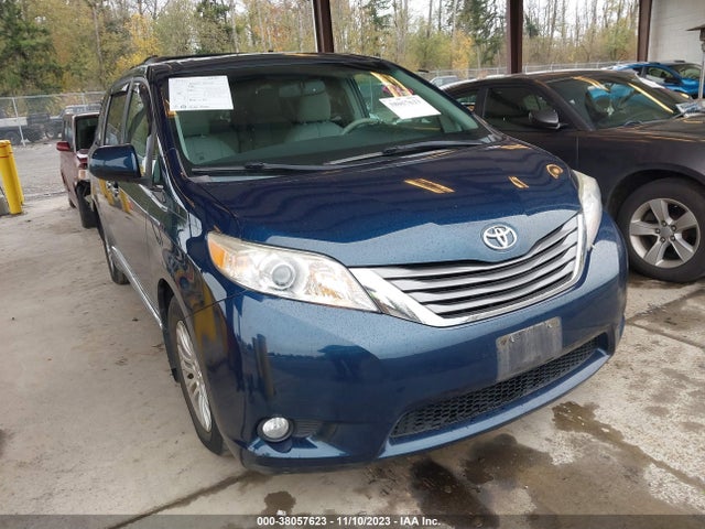 2012 TOYOTA SIENNA XLE V6 8 PASSENGER VIN: 5TDYK3DC7CS205075