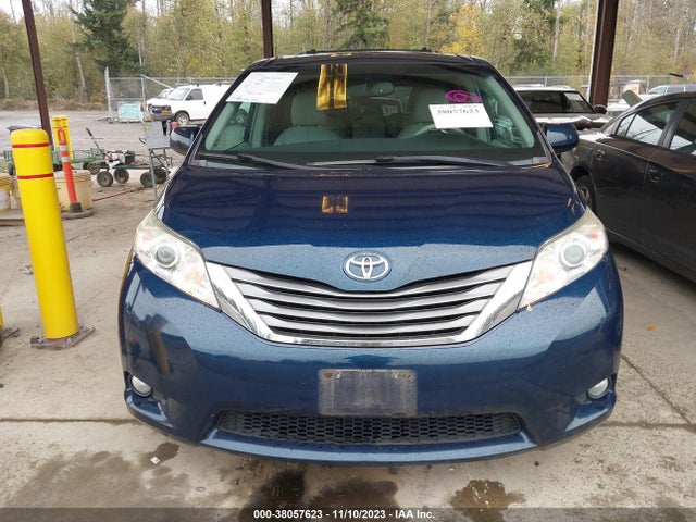 2012 TOYOTA SIENNA XLE V6 8 PASSENGER VIN: 5TDYK3DC7CS205075