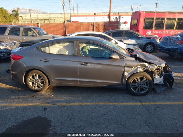 2018 HYUNDAI ELANTRA SEL VIN: 5NPD84LF9JH364164