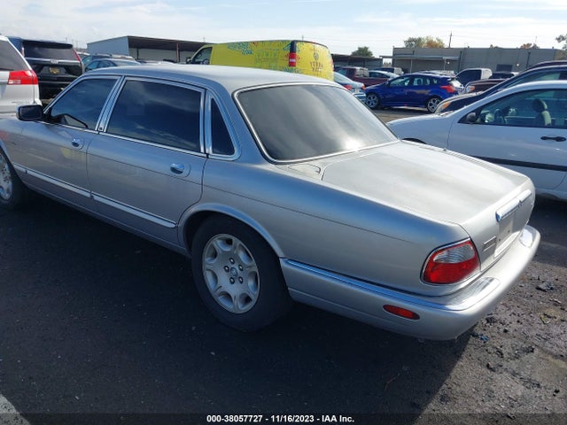2000 JAGUAR XJ8 SAJDA24C7YLF11170 Photo 2