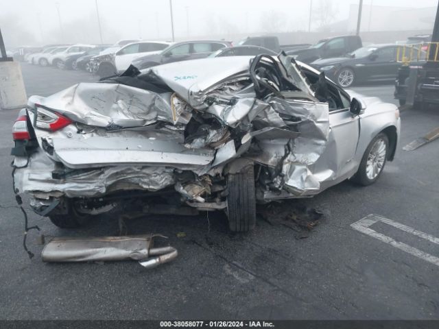 3FA6P0LU6ER103988 Ford Fusion Hybrid Se