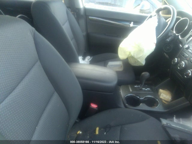 2013 KIA SORENTO LX VIN: 5XYKTDA69DG411469