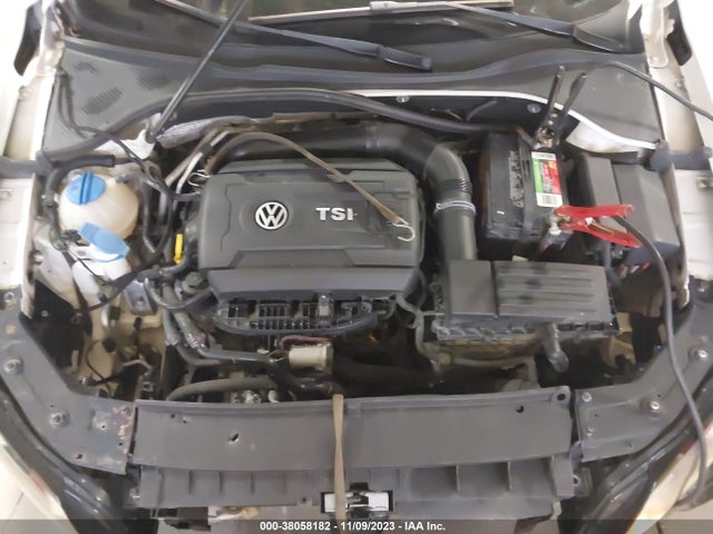 1VWBT7A33EC046104 Volkswagen Passat 1.8t Se