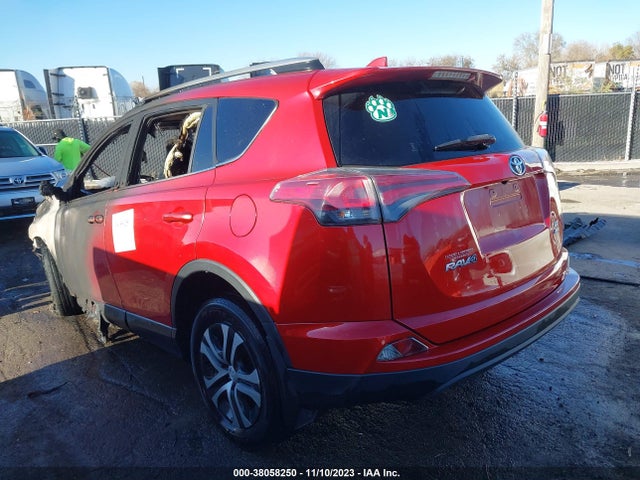 Toyota RAV4 LE 2016 JTMBFREV1GJ081787 Image 3