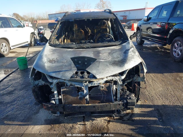 Toyota RAV4 LE 2016 JTMBFREV1GJ081787 Image 6