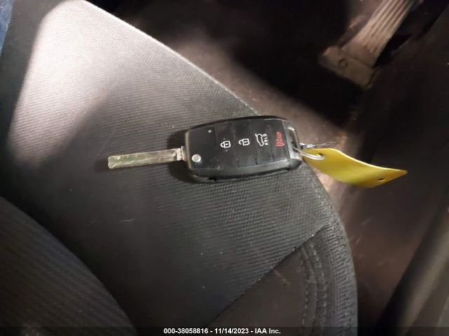 KNDPBCAC9F7781846 KIA Sportage Lx