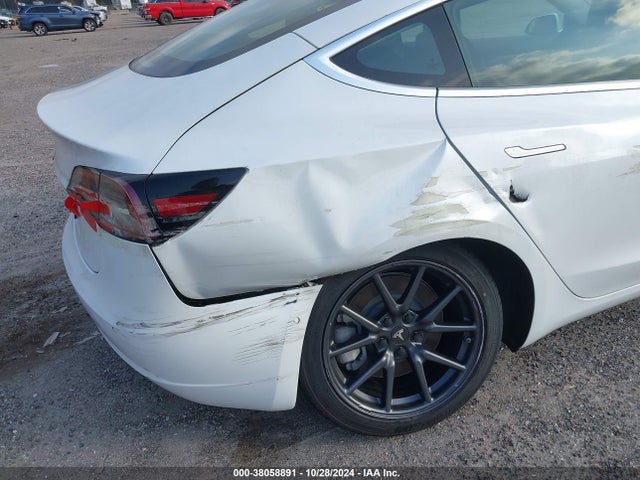 2019 TESLA MODEL 3 5YJ3E1EA2KF483730 Photo 5