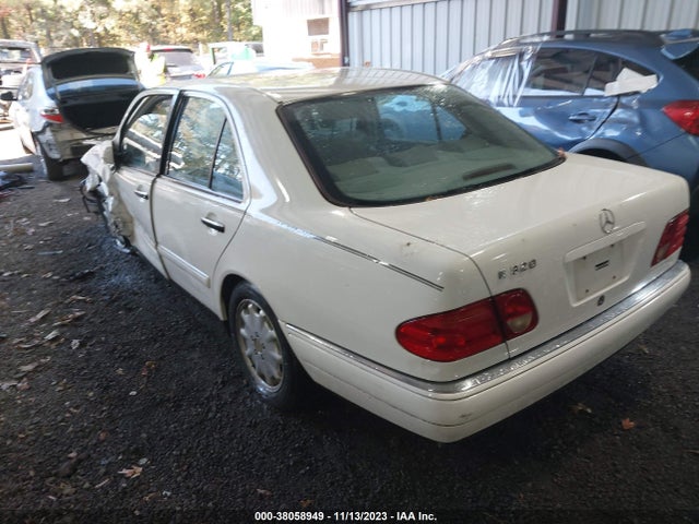 1999 MERCEDES-BENZ E 320 VIN: WDBJF65HXXA761920