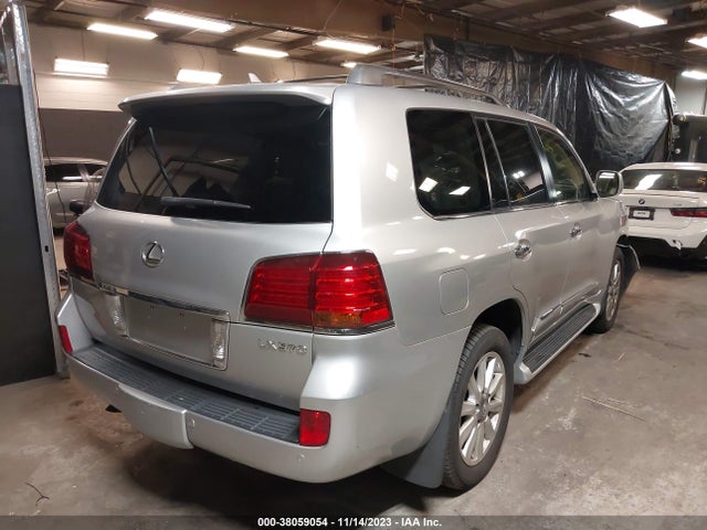 2011 LEXUS LX 570 VIN: JTJHY7AX6B4078579