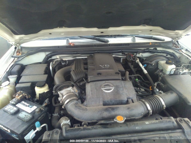 2005 NISSAN PATHFINDER SE VIN: 5N1AR18U15C717550