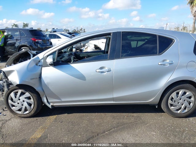 Toyota Prius C Two 2015 JTDKDTB32F1579808 Image 15