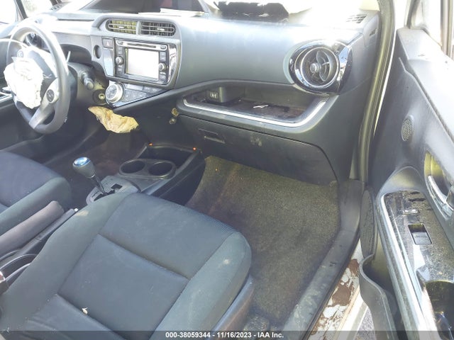 Toyota Prius C Two 2015 JTDKDTB32F1579808 Image 5