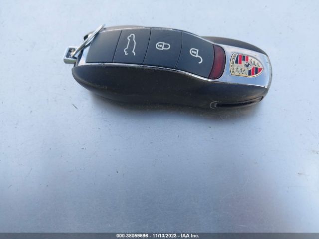 2018 PORSCHE MACAN WP1AA2A59JLB03701 Photo 10