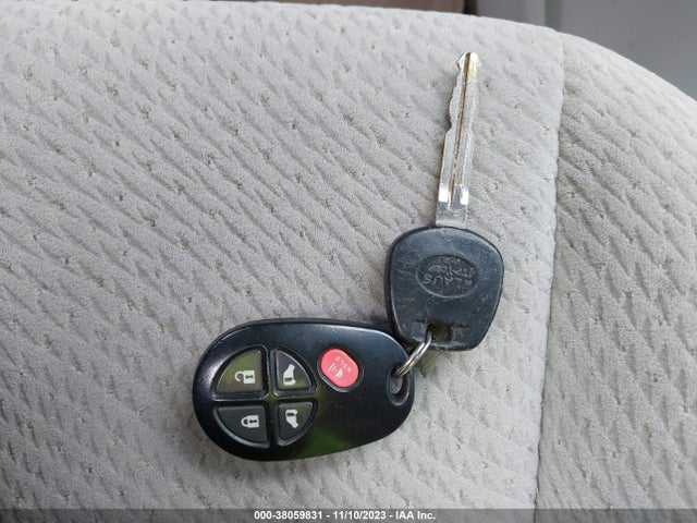 2014 TOYOTA SIENNA LE VIN: 5TDKK3DC5ES429034