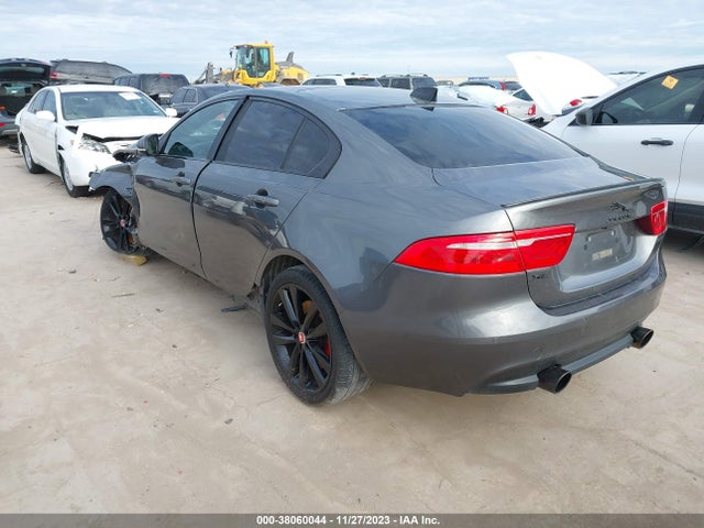 2017 JAGUAR XE SAJAF4BV1HA961751 Photo 2