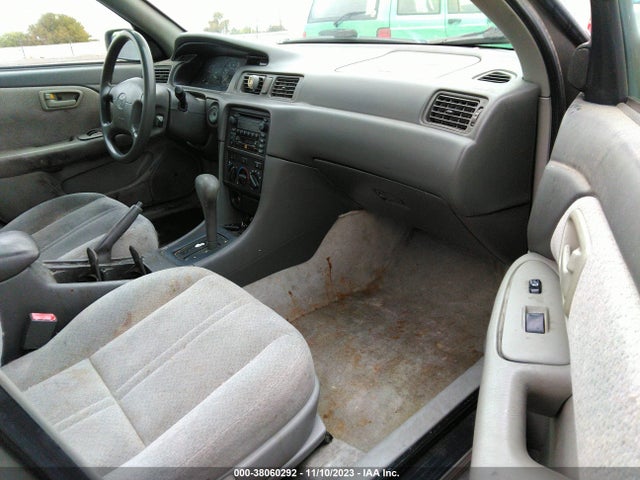 2001 TOYOTA CAMRY LE VIN: 4T1BF22K01U128472
