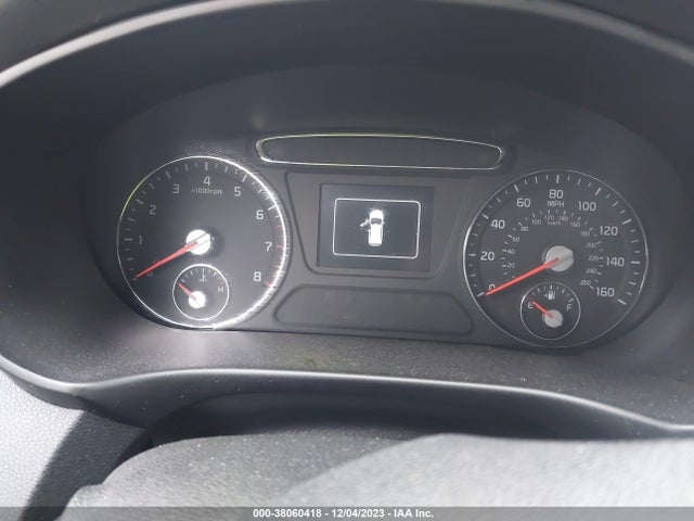 2018 KIA SORENTO 2.4L LX VIN: 5XYPGDA31JG423496