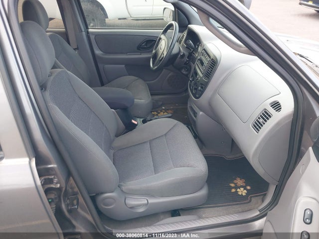 2002 FORD ESCAPE XLT CHOICE VIN: 1FMYU03112KB97873