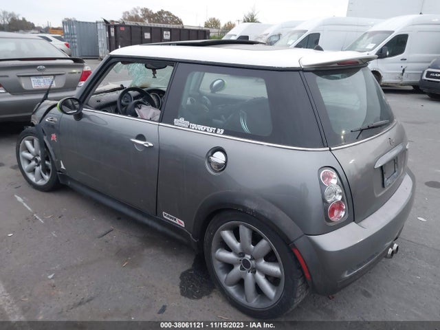2004 MINI COOPER S WMWRE334X4TD84348 Photo 2