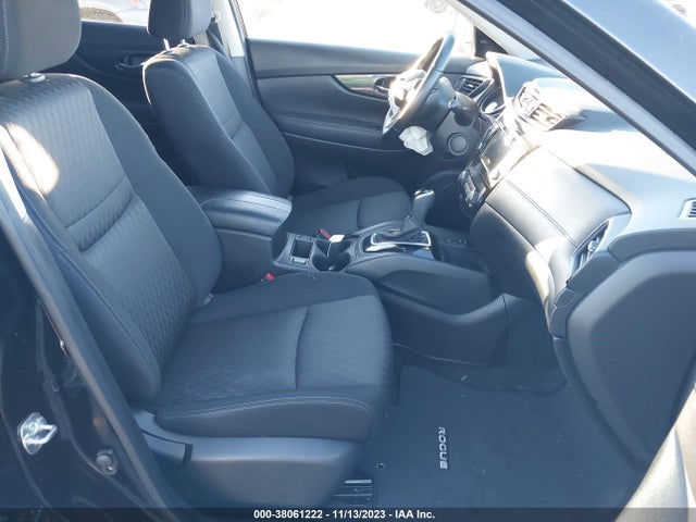 38061222 :رقم المزاد ، JN8AT2MV4LW120290 vin ، 2020 Nissan Rogue Sv Intelligent Awd مزاد بيع