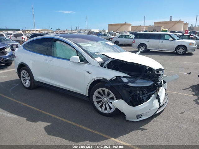 2019 TESLA MODEL X 5YJXCDE2XKF182981 Photo 0
