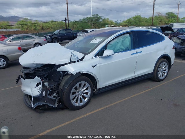 2019 TESLA MODEL X 5YJXCDE2XKF182981 Photo 1