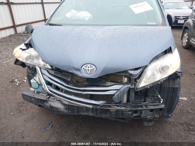 2015 TOYOTA SIENNA LE 8 PASSENGER VIN: 5TDKK3DC1FS583063