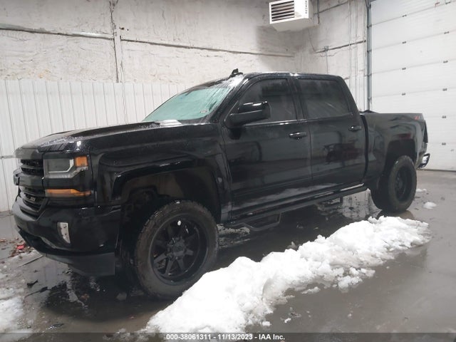 Chevrolet Silverado 1500 2lt 2018 3GCUKRECXJG504619 Image 2
