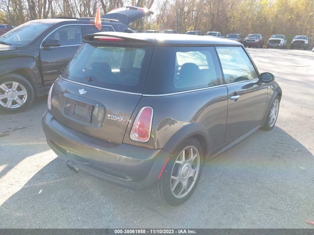2006 MINI COOPER S WMWRE33556TL16225 Photo 3