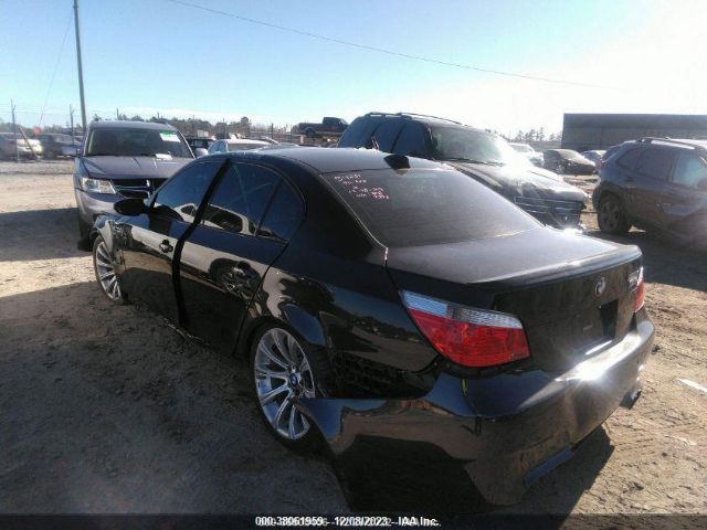 2007 BMW M5 WBSNB93597CX07336 Photo 2
