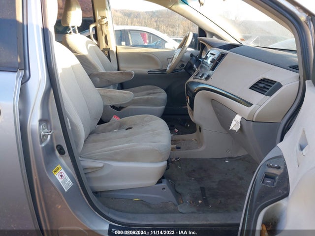 2012 TOYOTA SIENNA BASE V6 7 PASSENGER VIN: 5TDZK3DC8CS197623