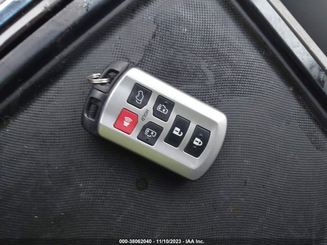 Toyota Sienna Xle 8 Passenger 2017 5TDYZ3DC0HS861458 Image 11