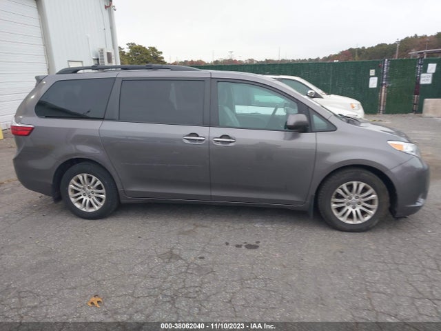 Toyota Sienna Xle 8 Passenger 2017 5TDYZ3DC0HS861458 Image 13