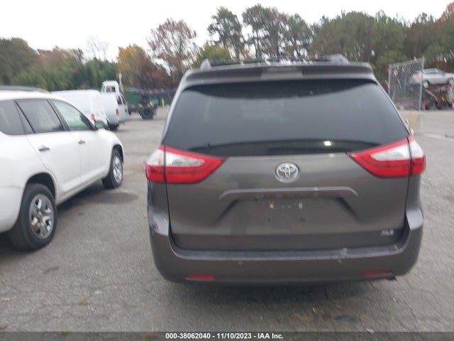 Toyota Sienna Xle 8 Passenger 2017 5TDYZ3DC0HS861458 Image 16