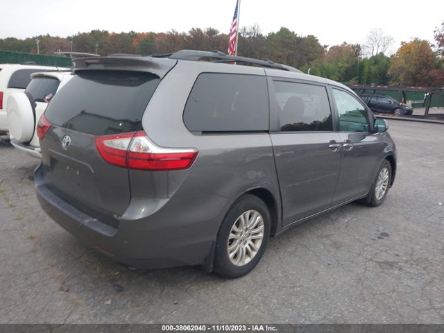 Toyota Sienna Xle 8 Passenger 2017 5TDYZ3DC0HS861458 Image 4