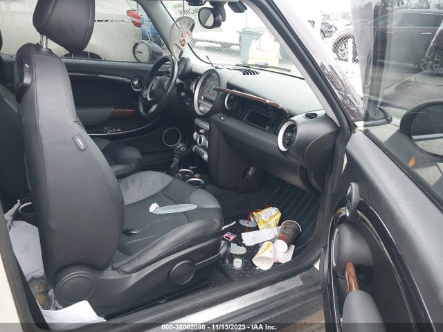 2010 MINI COOPER WMWMF3C57ATZ61393 Photo 4