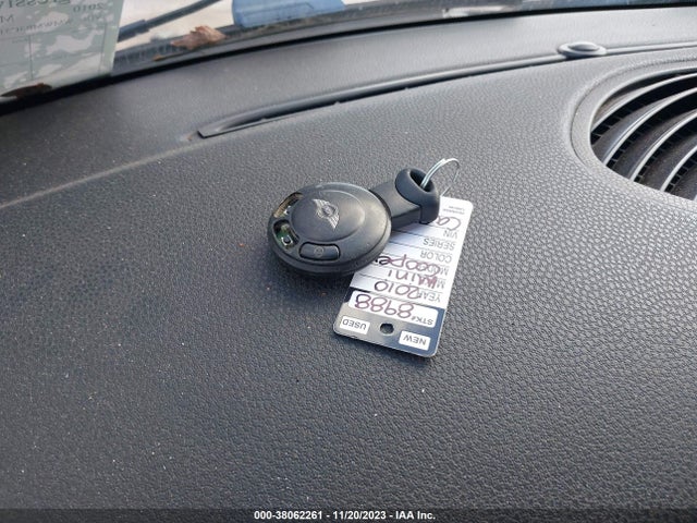 2010 MINI COOPER WMWMR3C51ATU97511 Photo 10