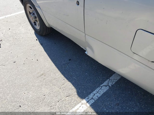 2004 GMC SAFARI CARGO VAN VIN: 1GTDM19XX4B507249