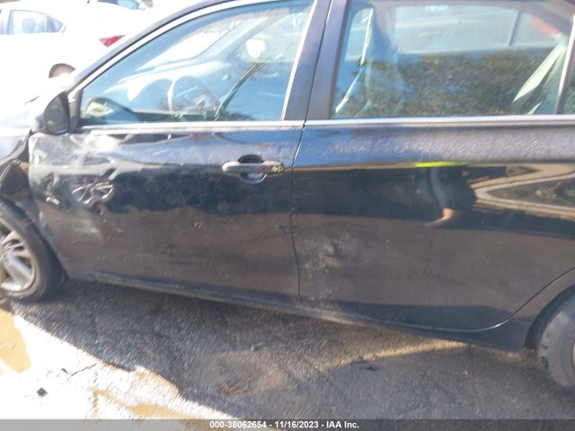 2017 TOYOTA CAMRY SE VIN: 4T1BF1FK0HU439186