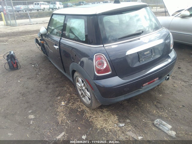 2012 MINI COOPER WMWSU3C52CT257344 Photo 2