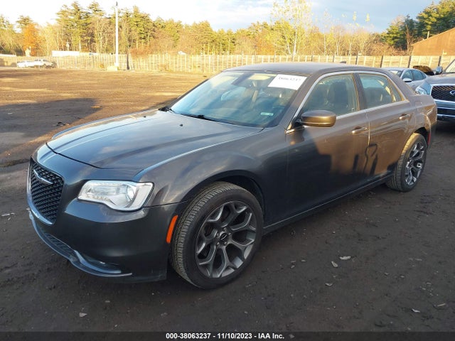 Chrysler 300 Limited 2016 2C3CCARG0GH220467 Image 2
