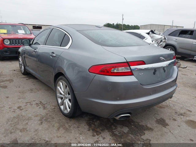 2010 JAGUAR XF SAJWA0GB5ALR63718 Photo 2