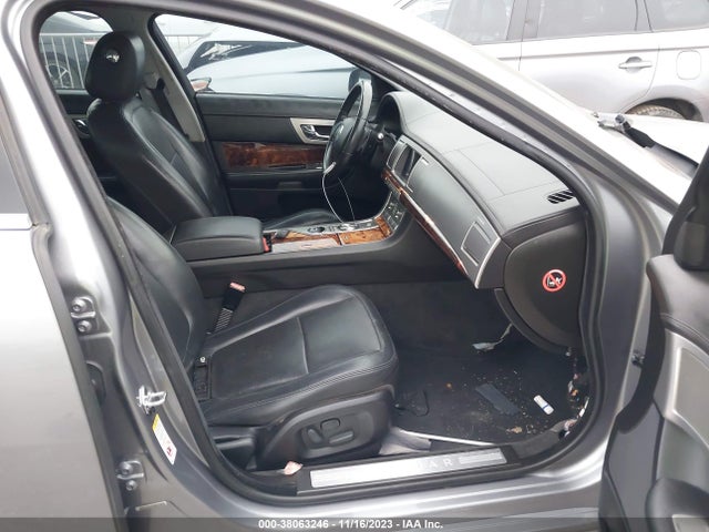 2010 JAGUAR XF SAJWA0GB5ALR63718 Photo 4