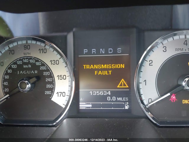 2010 JAGUAR XF SAJWA0GB5ALR63718 Photo 6